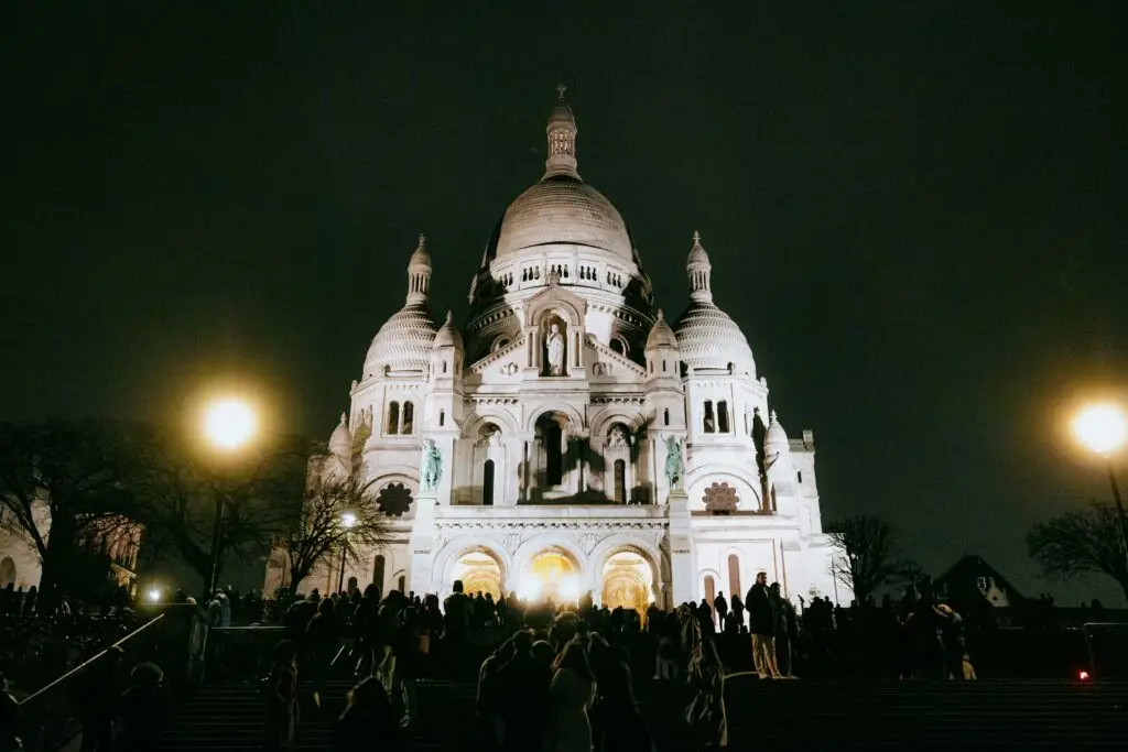 Paris on a Budget : View of Sacré Coeur