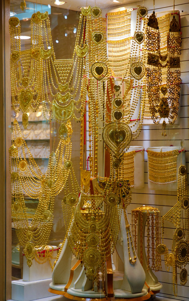 Old Dubai Travel Tips: dubai gold market souq